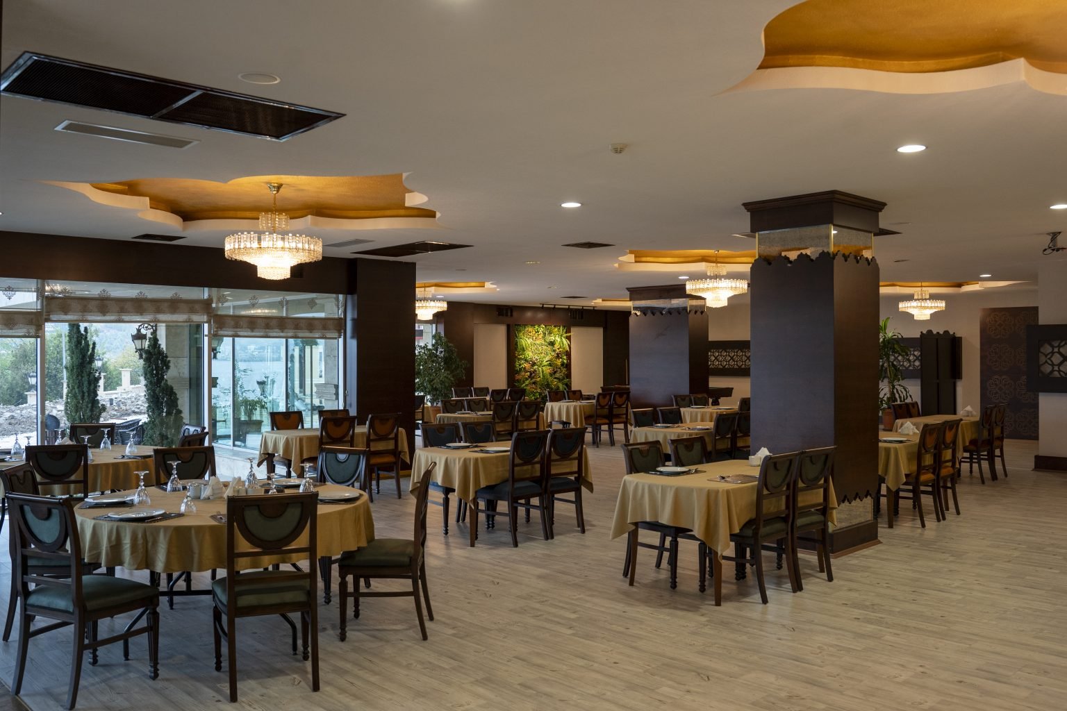 Lucera Restoran iç mekânı